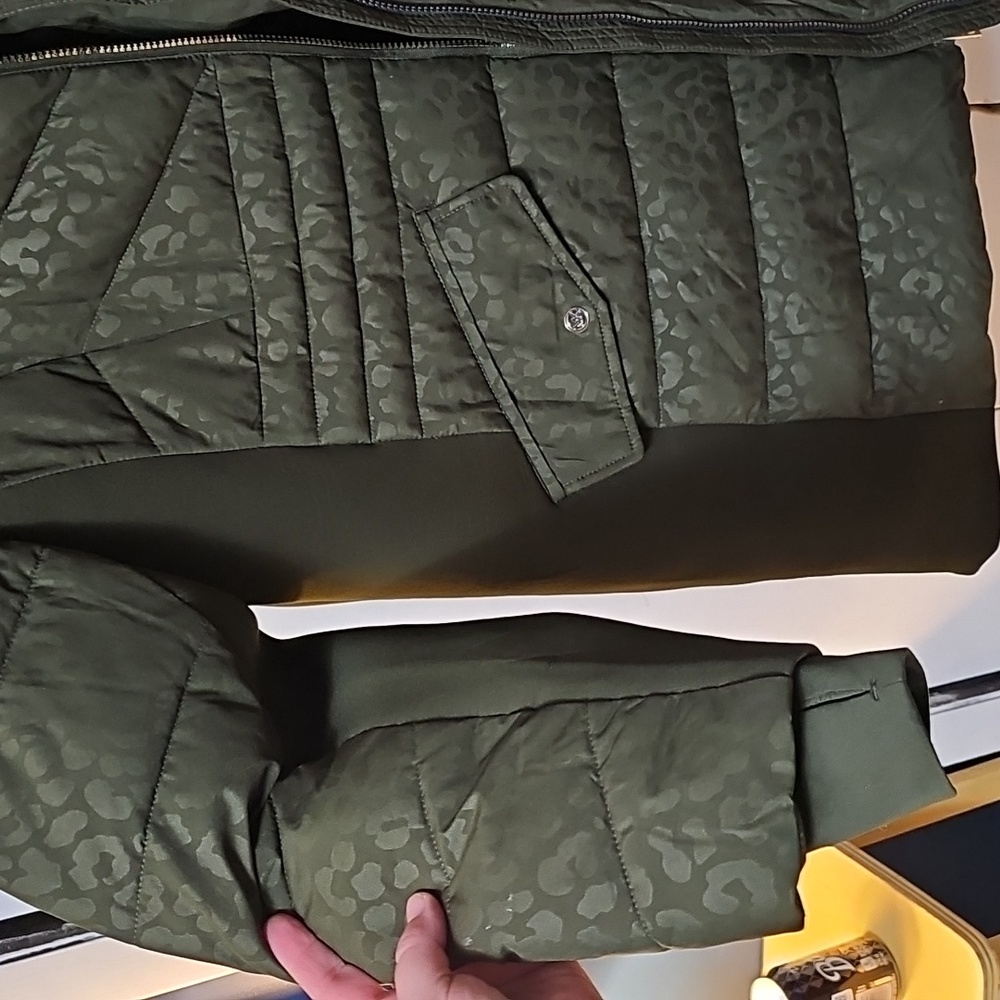 Michael Kors Olive Puffer Jacket with Faux Fur Trim - Picture 4 of 9